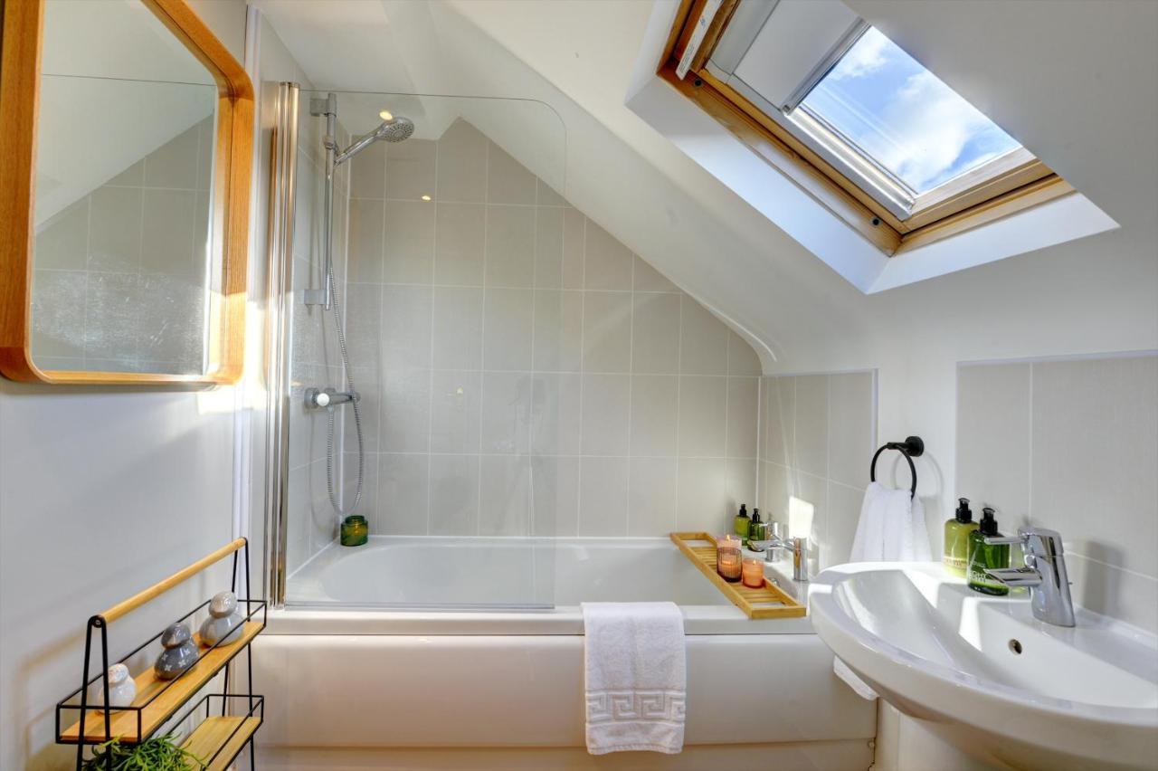 Regency Nest By Spa Town Property - Stylish 3 Bedroom Apartment On 2 Floors, Central Royal Leamington Spa Exterior foto