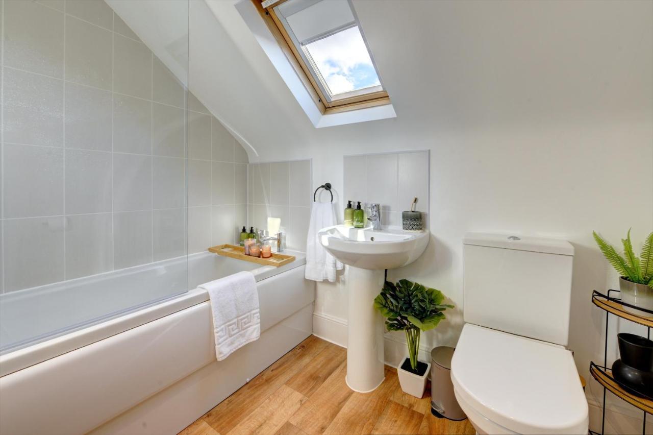 Regency Nest By Spa Town Property - Stylish 3 Bedroom Apartment On 2 Floors, Central Royal Leamington Spa Exterior foto