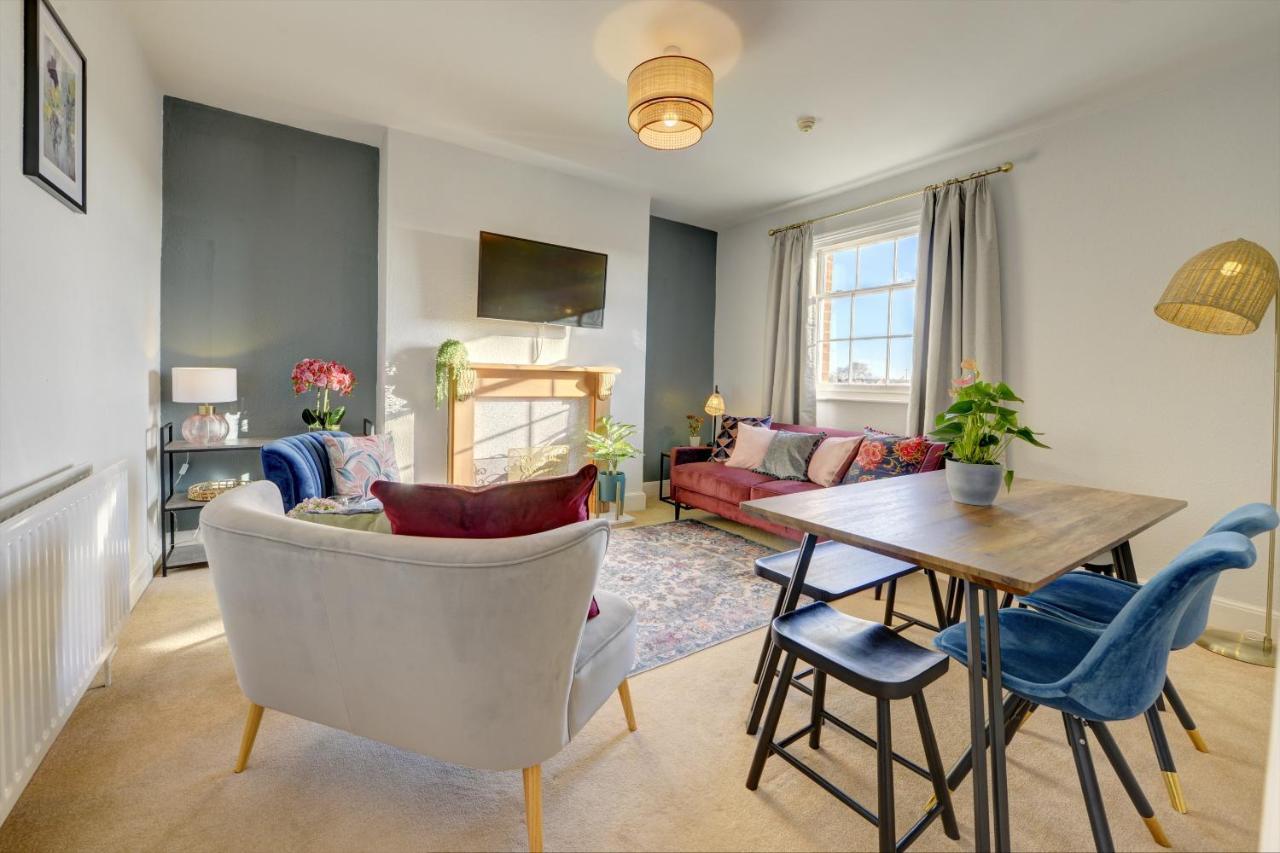 Regency Nest By Spa Town Property - Stylish 3 Bedroom Apartment On 2 Floors, Central Royal Leamington Spa Exterior foto
